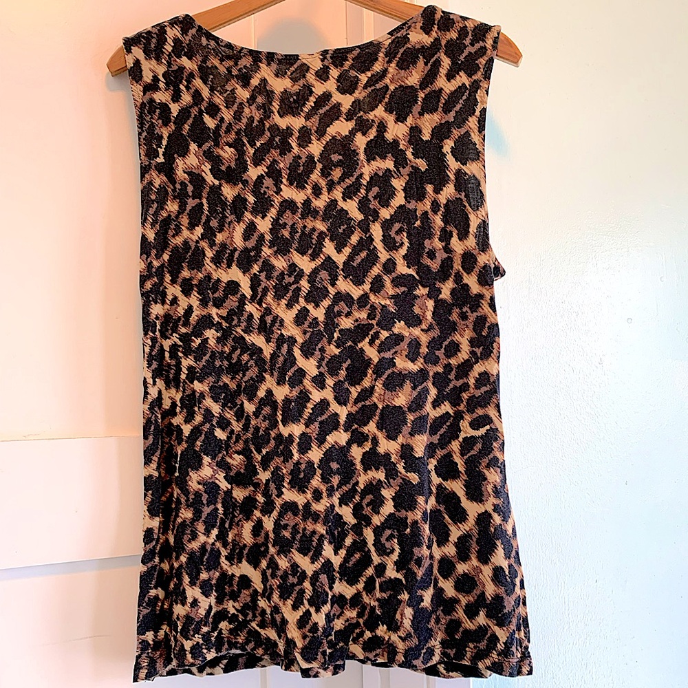 Merona • Leopard Print • V-neck Tank - Picture 2 of 4